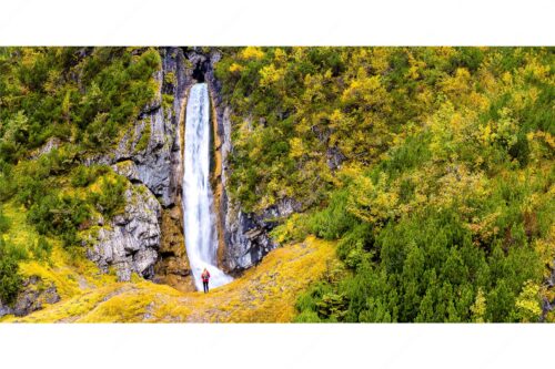 Partnachfall im Reintal im Wettersteingebirge - Beeindruckt - Seitenverhältnis 2:1 - Wasserfall im Wetterstein - weitere Infos unter https://www.kriner-weiermann.de