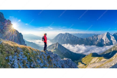 Am Weg zum Hochwanner im Wetterstein. Blick über Gaistal zu den Mieminger Bergen - Die Gedanken sind frei - Seitenverhältnis 2:1 - Bergwandern im Wetterstein - weitere Infos unter https://www.kriner-weiermann.de