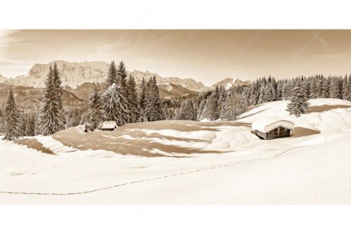 Blick über Winterlandschaft und Wiesmahdstadel zum Wettersteingebirge - Fährte - Seitenverhältnis 2:1 - Viel Schnee am Stadel mit Wetterstein - weitere Infos unter https://www.kriner-weiermann.de