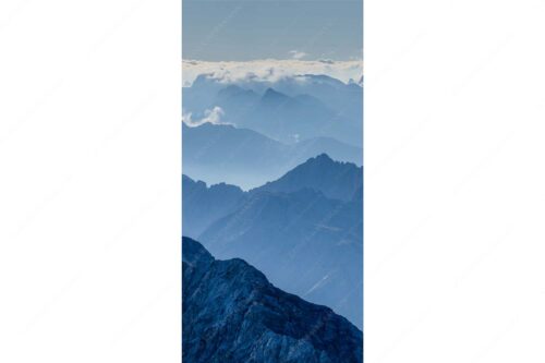 Blick von der Zugspitze über Jubiläumsgrat nach Osten in das Karwendelgebirge - Fernweh - Seitenverhältnis 1:2 - Zugspitzpanorama - weitere Infos unter https://www.kriner-weiermann.de