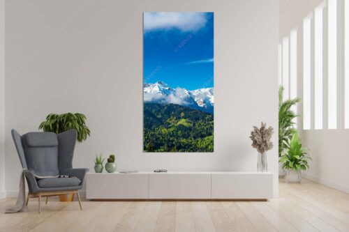 Erstes Grün im Tal und frischer Schnee auf den Bergen im Wettersteingebirge - Frühling und Winter - Größe ca. 90x180cm, Seitenverhältnis 1 - Dreitorspitzen im Wetterstein - weitere Infos unter https://www.kriner-weiermann.de