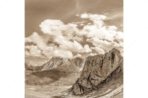 Bergsteiger mit Blick aufs Gatterl und kleinem Wanner im Wettersteingenbirge - Gatterlblick - Seitenverhältnis 1:1 - Gatterl und Hochwanner im Wetterstein - weitere Infos unter https://www.kriner-weiermann.de