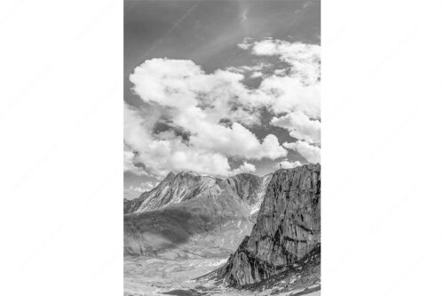 Bergsteiger mit Blick aufs Gatterl und kleinem Wanner im Wettersteingenbirge - Gatterlblick - Seitenverhältnis 2:3 - Gatterl und Hochwanner im Wetterstein - weitere Infos unter https://www.kriner-weiermann.de