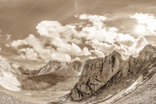 Bergsteiger mit Blick aufs Gatterl und kleinem Wanner im Wettersteingenbirge - Gatterlblick - Seitenverhältnis 3:2 - Gatterl und Hochwanner im Wetterstein - weitere Infos unter https://www.kriner-weiermann.de