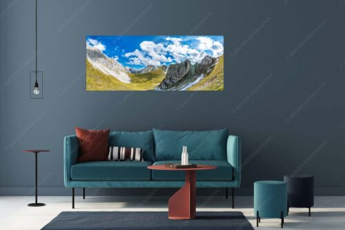 Bergsteiger mit Blick aufs Gatterl und kleinem Wanner im Wettersteingenbirge - Gatterlblick - Größe ca. 175x70cm, Seitenverhältnis 2,5:1 - Gatterl und Hochwanner im Wetterstein - weitere Infos unter https://www.kriner-weiermann.de