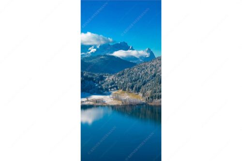 Erster Schnee am Barmsee mit Blick zum Zugspitzmassiv - Hinterm Barmsee - Seitenverhältnis 1:2 - Alpspitze Zugspitze und Waxenstein - weitere Infos unter https://www.kriner-weiermann.de