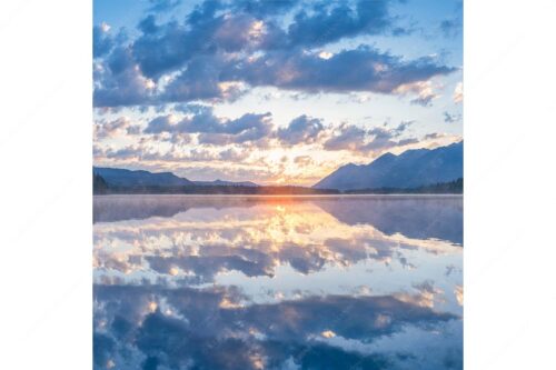 Herrliche Spiegelung bei aufgehender Sonne am Barmsee - Spiegelsaal - Seitenverhältnis 1:1 - Morgenstimmung am Barmsee - weitere Infos unter https://www.kriner-weiermann.de