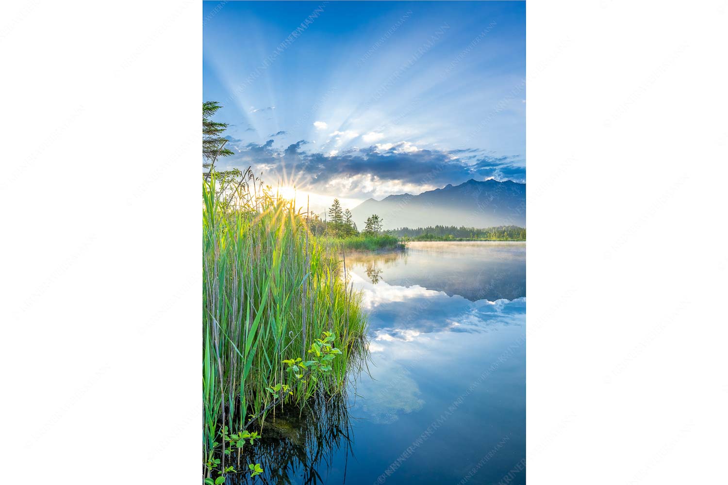 Sonnenaufgang am Barmsee mit Blick zum Karwendel und Wettersteingebirge - Utopia II - Seitenverhältnis 2:3 - Sonnenaufgang am Barmsee - weitere Infos unter https://www.kriner-weiermann.de