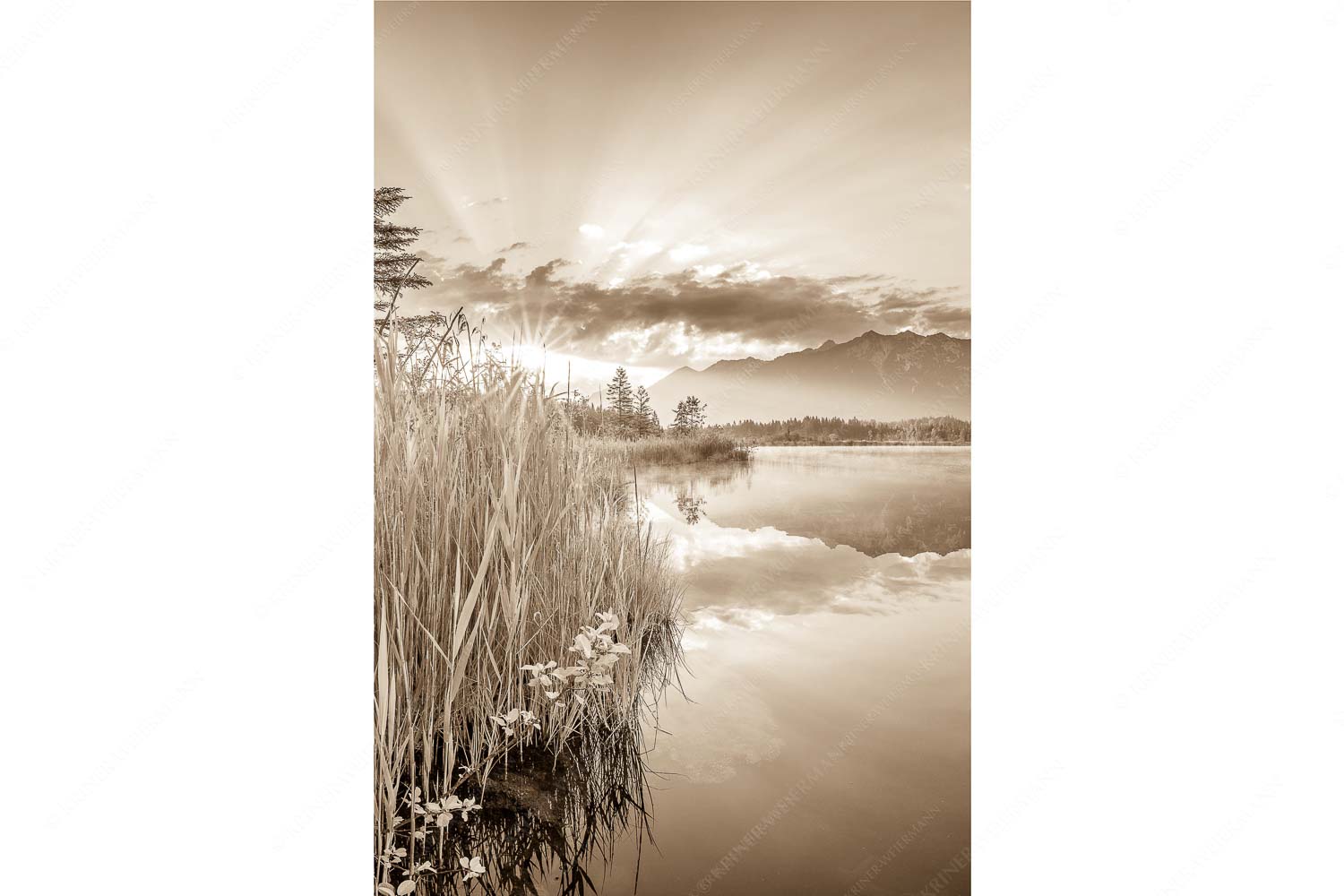 Sonnenaufgang am Barmsee mit Blick zum Karwendel und Wettersteingebirge - Utopia II - Seitenverhältnis 2:3 - Sonnenaufgang am Barmsee - weitere Infos unter https://www.kriner-weiermann.de