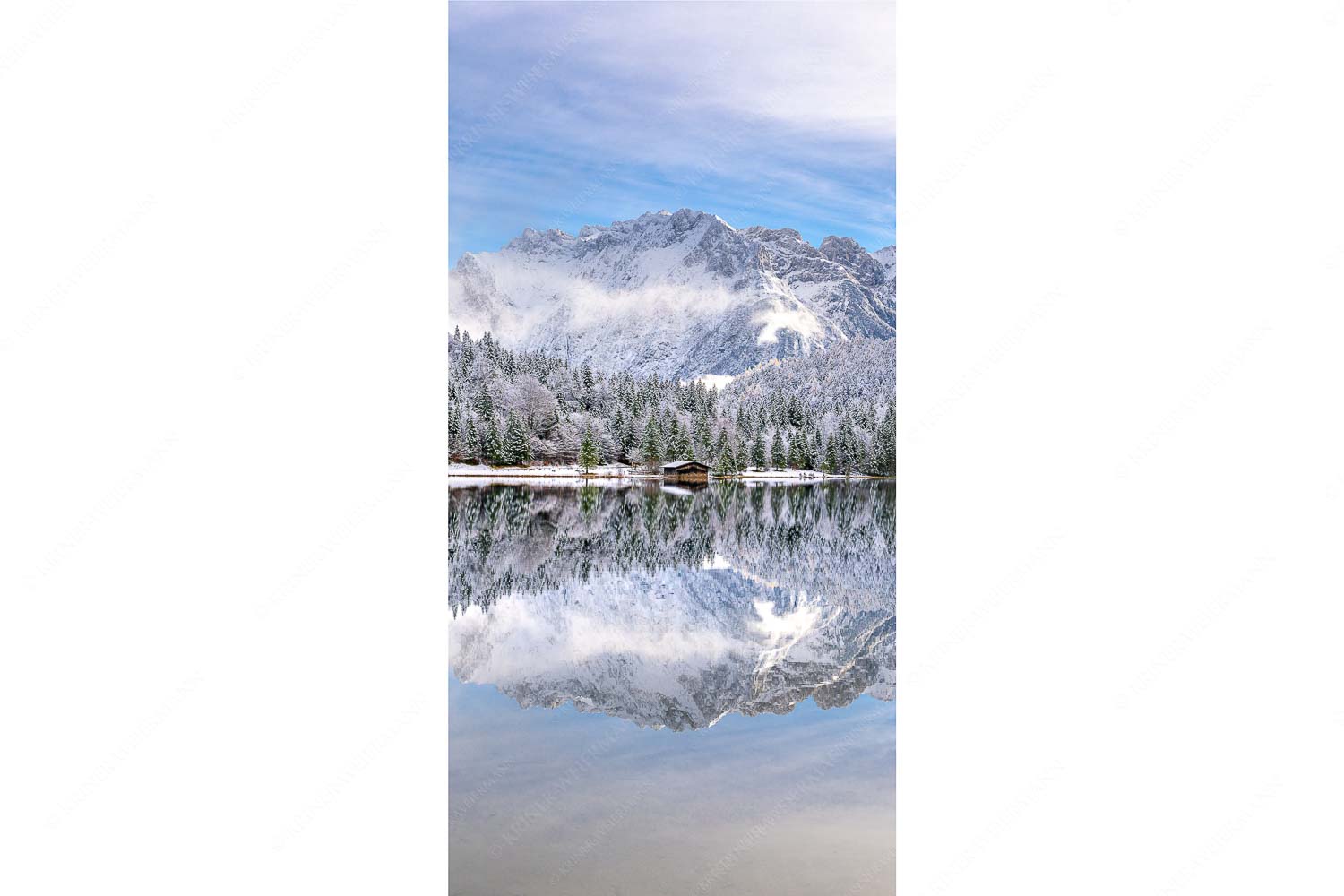 Das Karwendelgebirge spiegelt sich im Ferchensee - Zuckerspiegel - Seitenverhältnis 1:2 - Ferchensee und Karwendel - weitere Infos unter https://www.kriner-weiermann.de